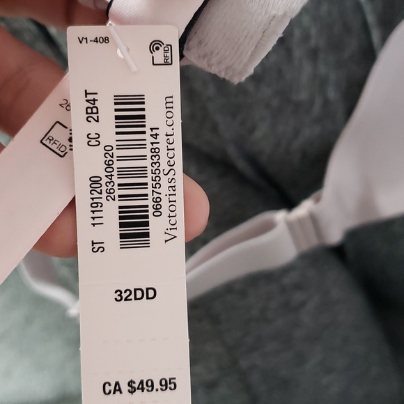 Bras - Picture 3 of 3